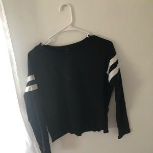 Long sleeve shirt, striped sleeves, cropped